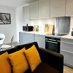 Luxury City Centre Stay With Gym And Netflix