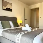 Luxury City Centre Stay With Gym And Netflix